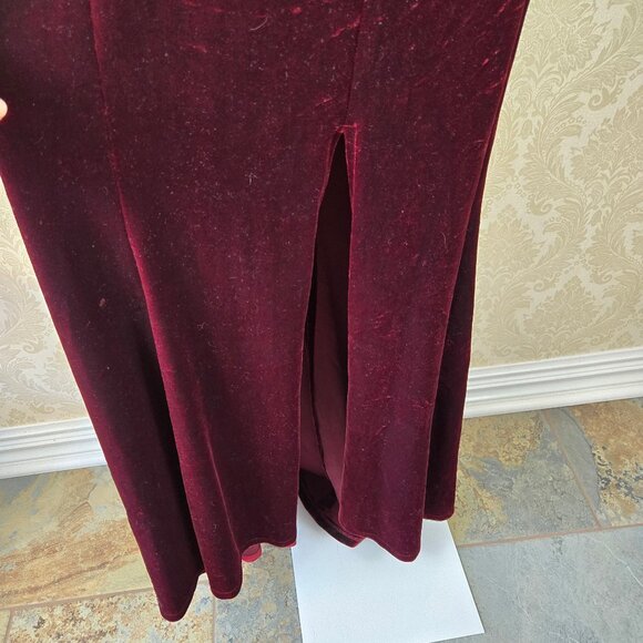 Avery G Size 0 Maroon Velvet On/Off Shoulder Formal Dress Gown Front Slit Train - Picture 3 of 12